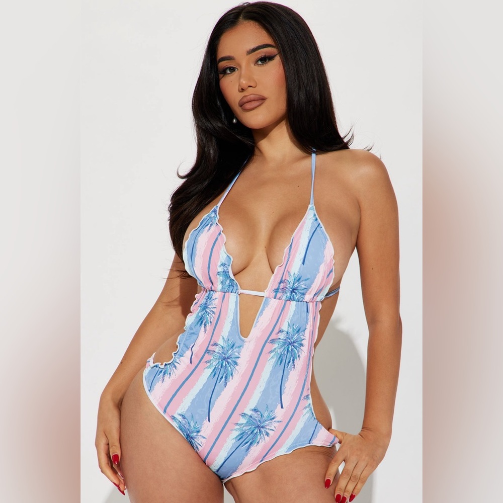 Brand New fashion nova one piece swim suit.